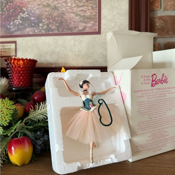 2001 Barbie Christmas Ornament - Picture 4 of 9